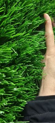 자외선 저항성 축구 인공 잔디 60mm 덩어리 높이와 무거운 금속이 없습니다